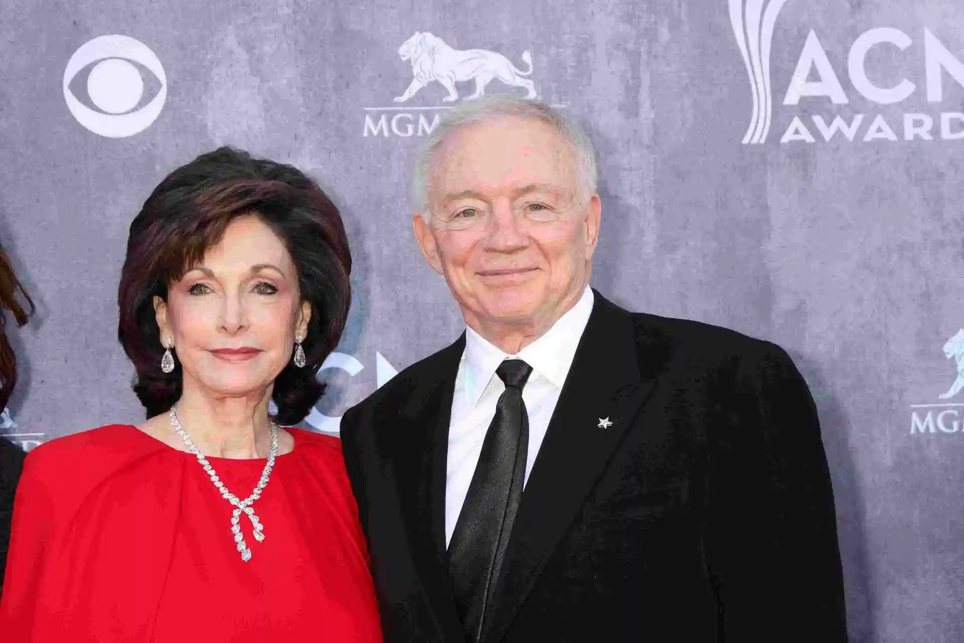 Jerry Jones Net Worth - A Successful Billionaire