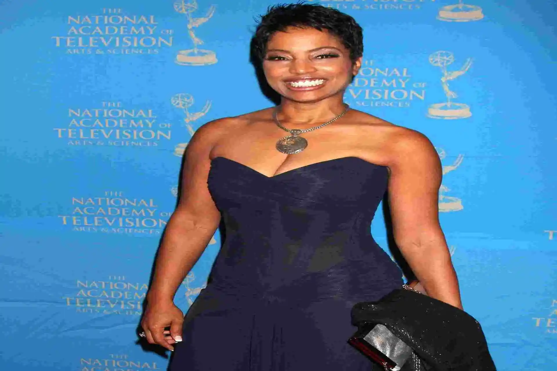 Judge Lynn Toler Net Worth – Lawyer & Star of TV medium